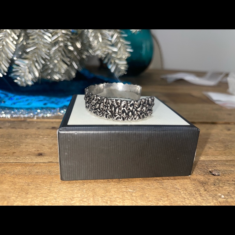 Gucci Engraved Lion Mane Cuff Bracelet
